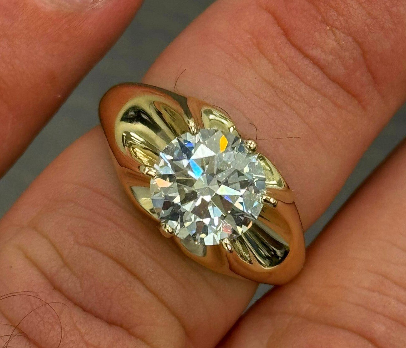 3.00 Ct Lab Grown Diamond E VVS2 Men's Ring Round 14K Yellow Gold IGI Certified