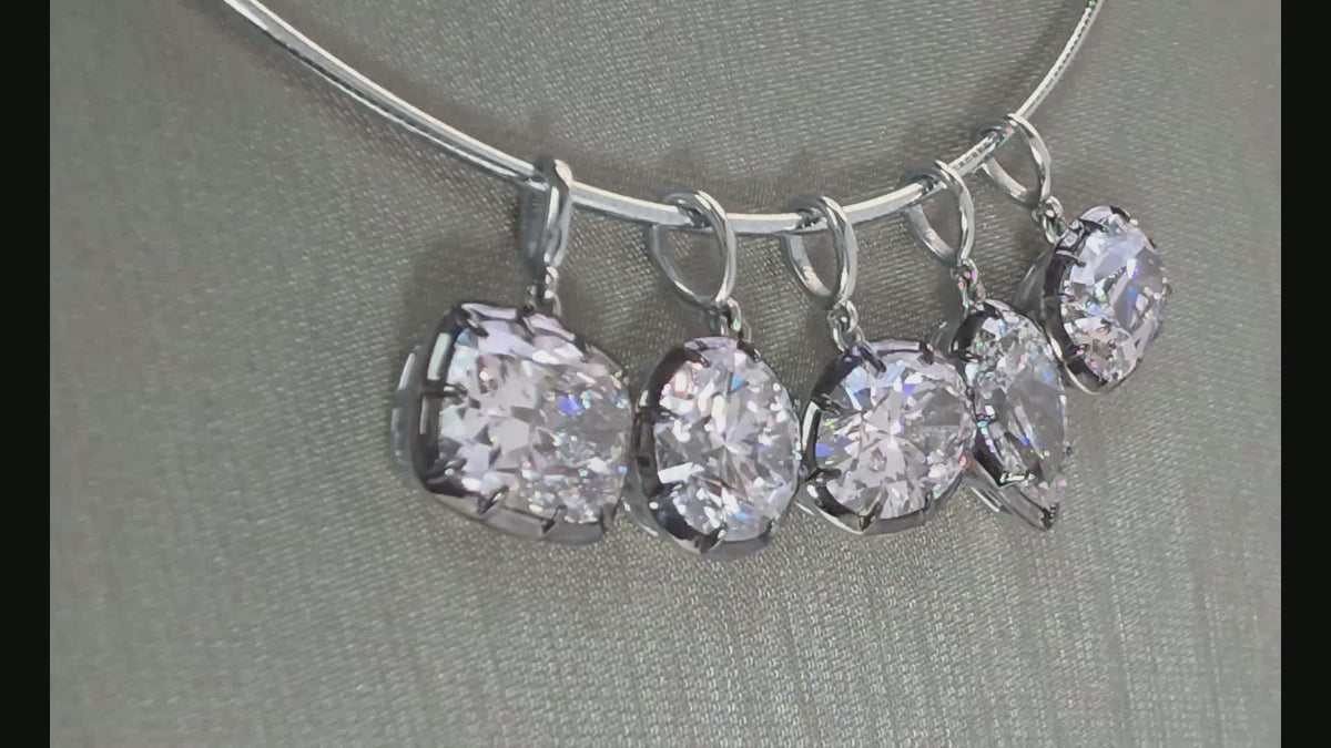 4.00 Ct E VS1 Round Brilliant Lab-Grown Diamond Georgian Pendant, in white gold, 360 spin