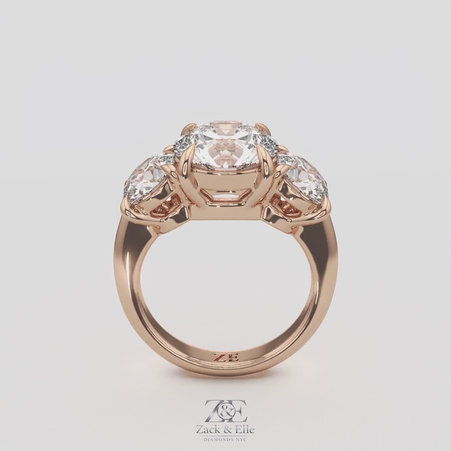 5.00 Ct E VS1 Round Diamond Three Stone Ring, in white gold, 360 spin