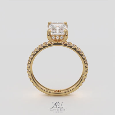 2.50 Ct E VS1 Radiant Cut Diamond Halo Ring, in white gold, 360 spin