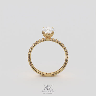 1.30 Ct D VS1 Oval Lab-Grown Diamond Ring with Round Accents, in yellow gold, 360 spin