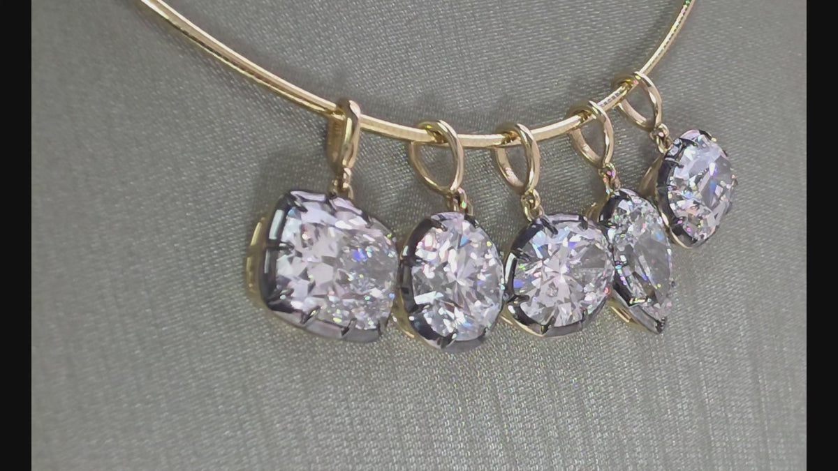 4.00 Ct E VS1 Round Brilliant Lab-Grown Diamond Georgian Pendant, in yellow gold, 360 spin