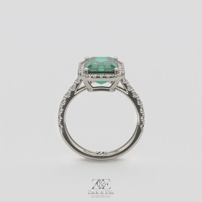 3.50 Ct Emerald Cut Green Emerald and Diamond Ring, in white gold, 360 spin