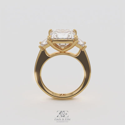 4.60 Ct E VS1 Princess Cut Lab-Grown Diamond Three Stone Ring with Trapezoid Accents, in yellow gold, 360 spin