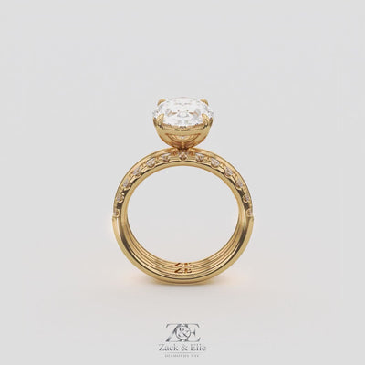 3.50 Ct D VS1 Oval Lab-Grown Diamond Solitaire with Diamond Band, in yellow gold, 360 spin