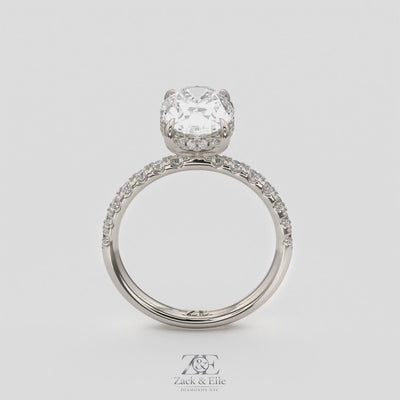 3.50 Ct E VS1 Oval Lab Grown Diamond Halo Ring, in white gold, 360 spin