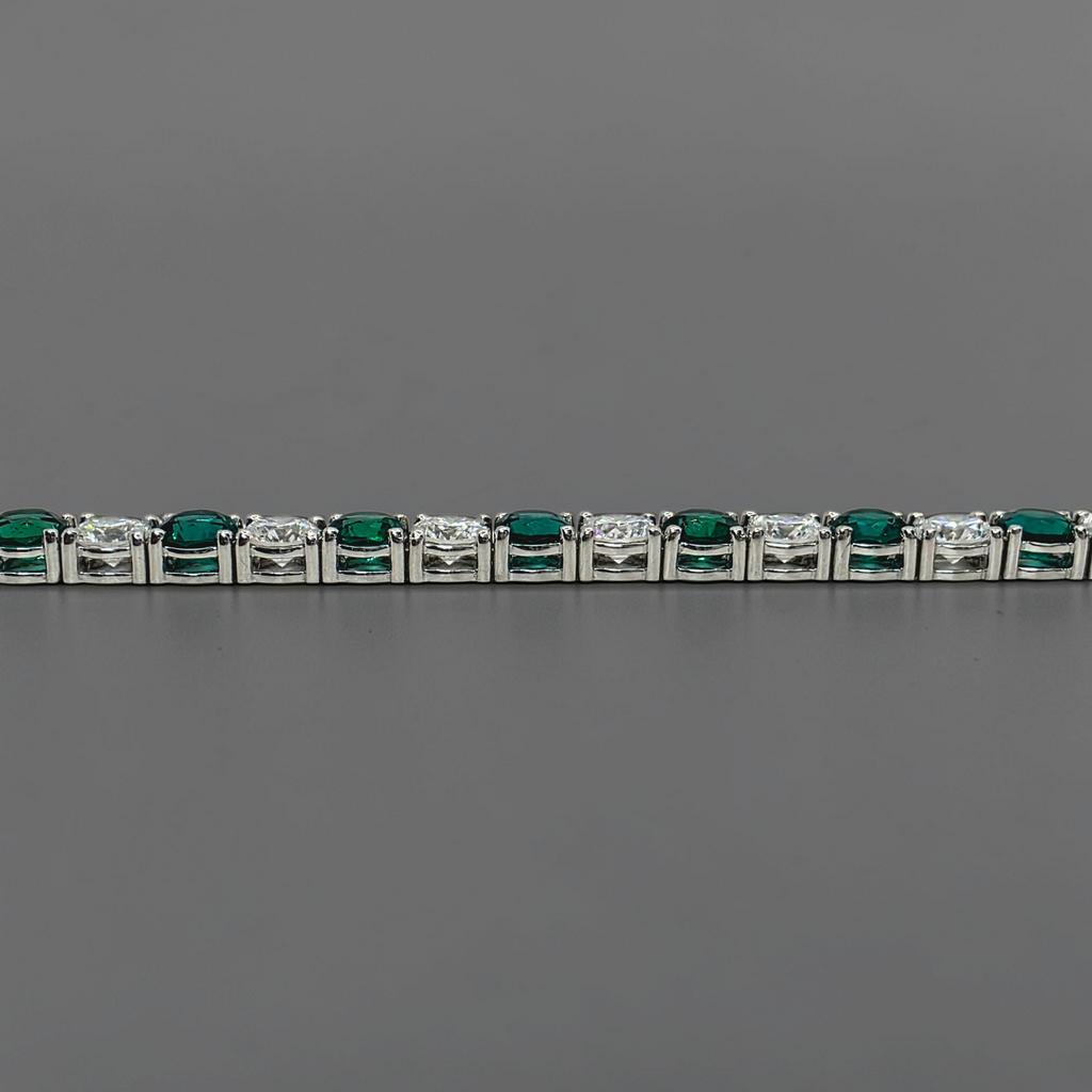 11.00 CTW D VS Round Lab-Grown Diamond and Emerald Alternating Tennis Bracelet, in white gold, side profile